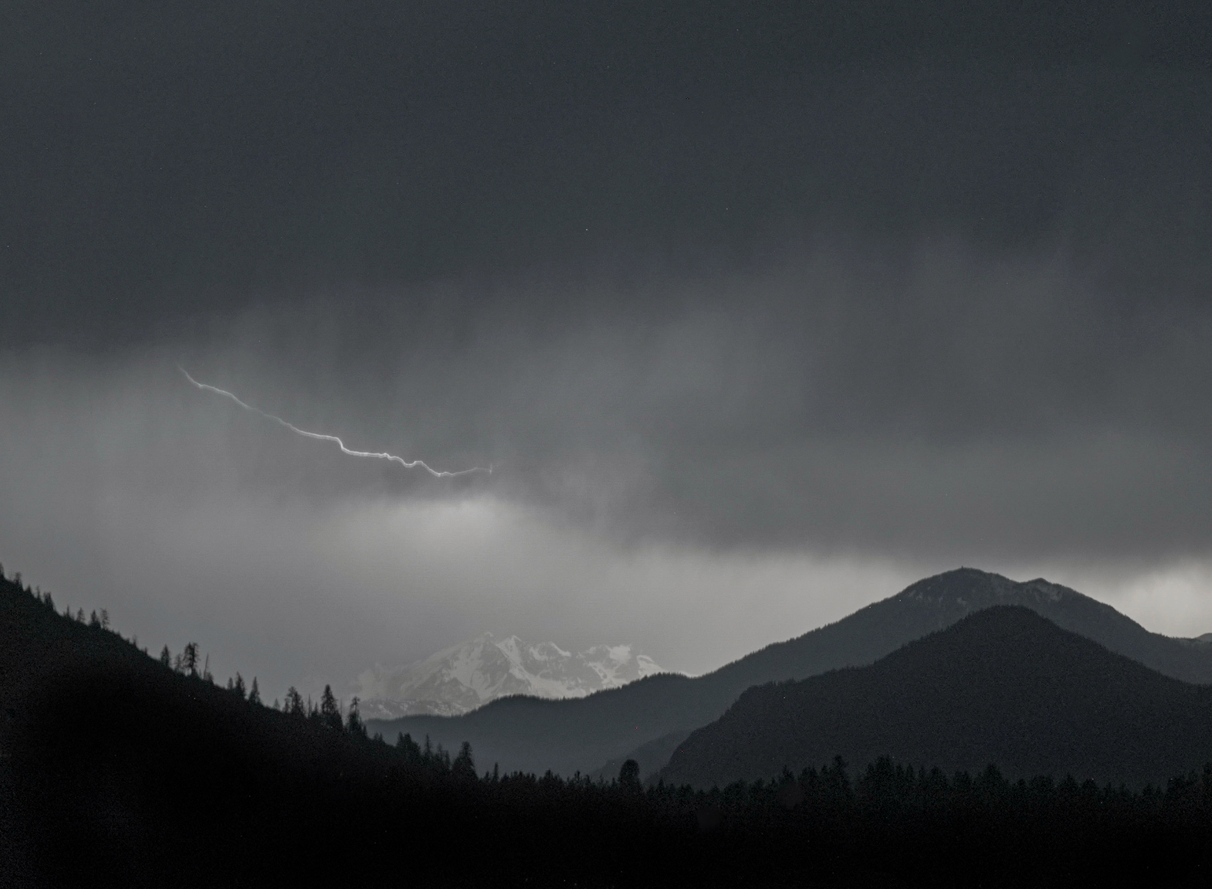 lighting in storm